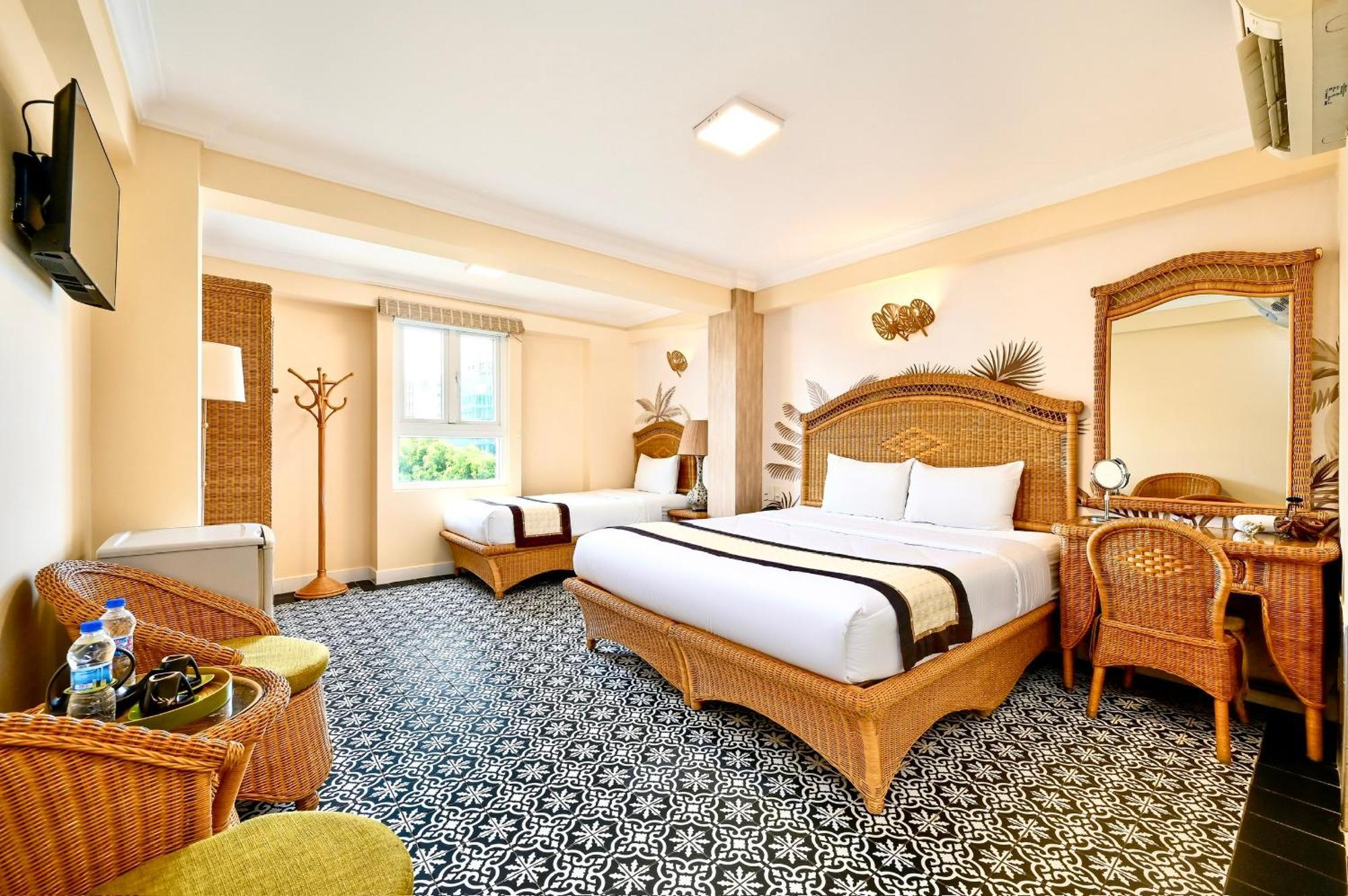 Spring House Saigon Park Hotel 3*